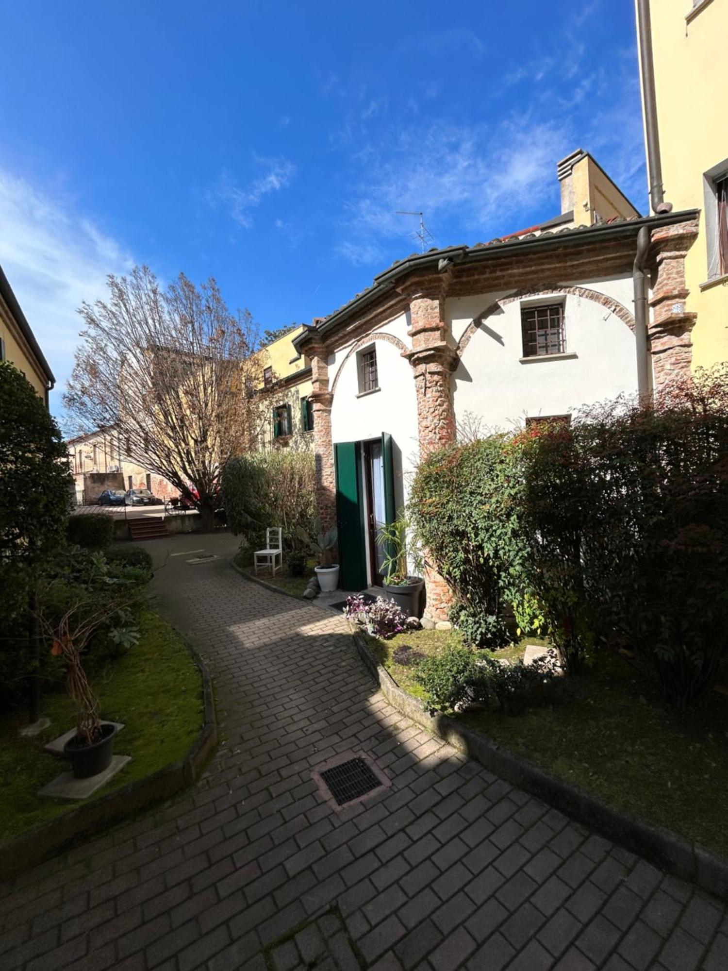 Chiesetta Abside Ex Seminario -Apartment Rovigo Eksteriør bilde