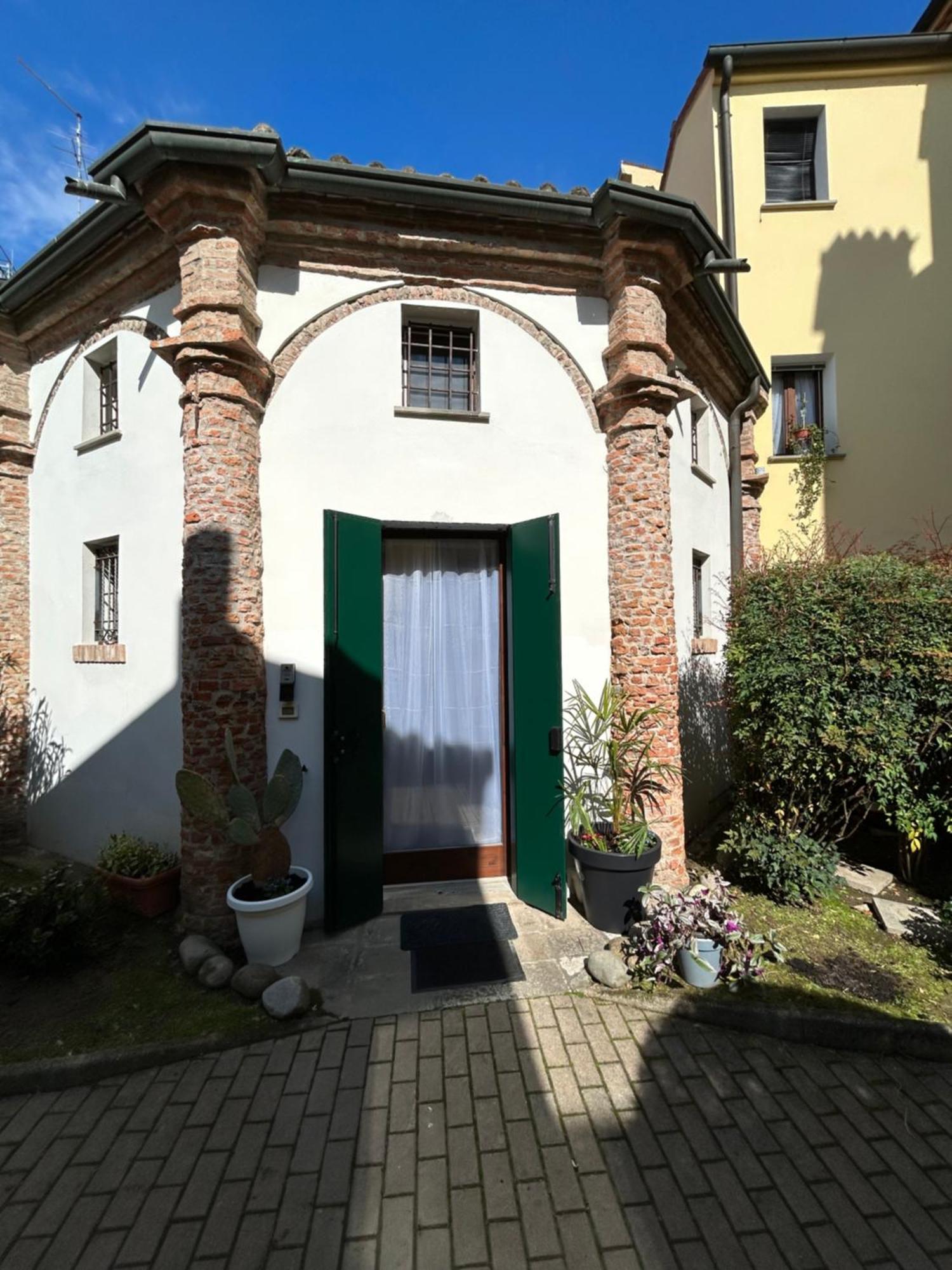 Chiesetta Abside Ex Seminario -Apartment Rovigo Eksteriør bilde